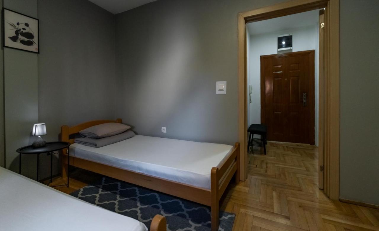 Central Fenix Apartment - Free Private Parking-Fast Wi-Fi Novi Sad Eksteriør billede