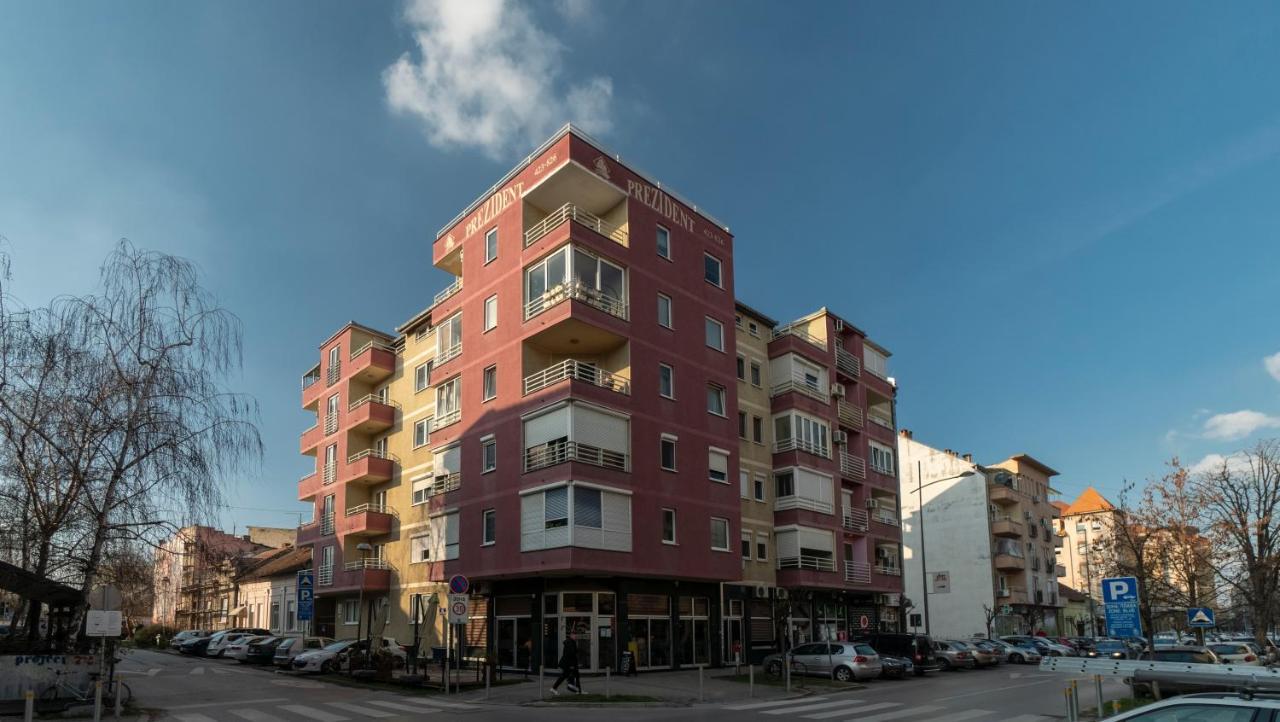 Central Fenix Apartment - Free Private Parking-Fast Wi-Fi Novi Sad Eksteriør billede